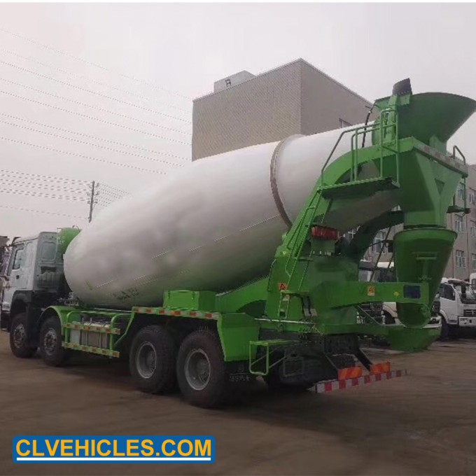 HOWO 8*4 16 Cbm Construction Cement Truck Concrete Mixer Truck Image1