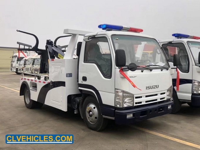 Isuzu 100p 98HP Cheap 3 Ton Tow and Wrecker Winches Tow Truck Image1