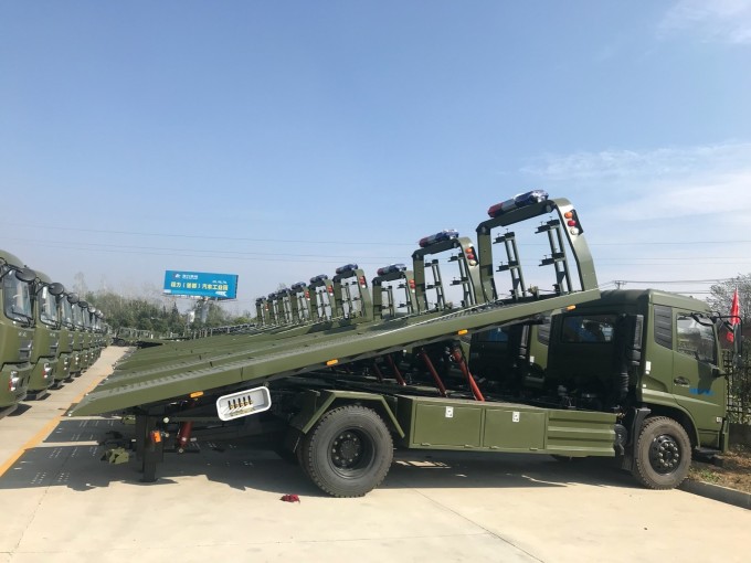 6000kg Flatbed Wrecker for Military Use Rollback Tow Truck for Sale Image1