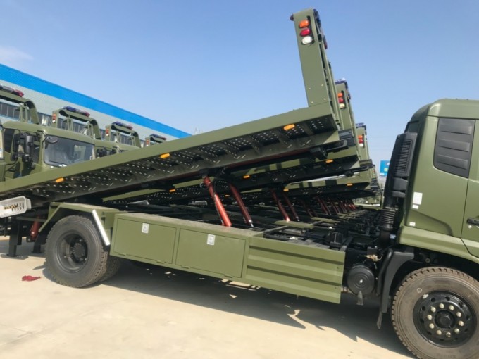 Military 6t 6000kg Flatbed Wrecker Recovery Tow Truck Image1