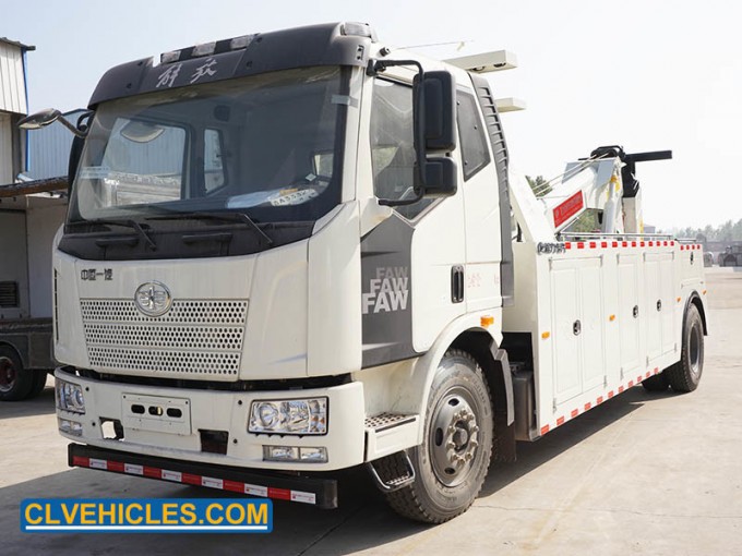FAW 6 Wheelers Wrecker Towing 15tons FAW Wrecker Tow Truck for Sale Image1