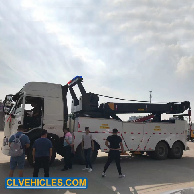 China Heavy Duty Rotate Wrecker Truck Manufacturer Sinotruck HOWO 371HP 6X4 30 Tons Rotary Wrecker T Image1