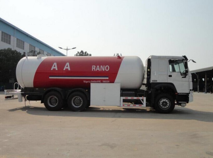 Dongfeng 10wheels 12MT Fully Pressurized LPG Propane Delivery Road Truck Image1