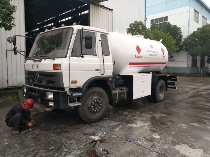 15cbm Bobtail Tanker LPG Bobtail Truck Image1