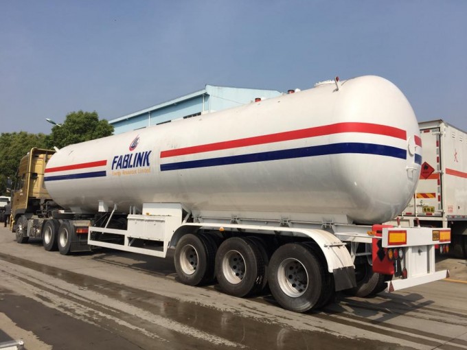 58.5m3 LPG Tri Axle Semi Trailer for Sale Image1
