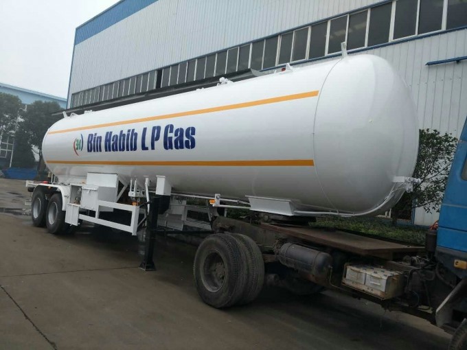 2-Axle 40.5CBM 40500Liters 20MT 20Tons LPG Tanker Semi-Trailer Image1