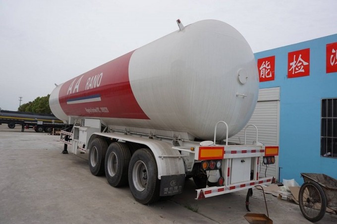 3 Axles 59.52CBM 59520Liters 30MT 30Tons LPG Gas Tanker Trailer Image1